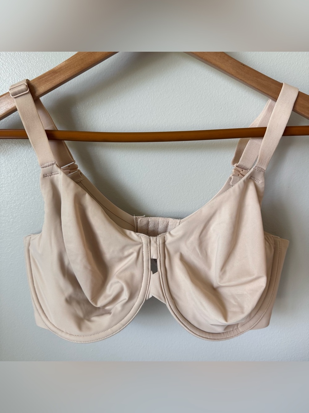 WACOAL Size 36DDD Superbly Smooth Underwire Bra - Straps Can Cross -855342 - Picture 2 of 6